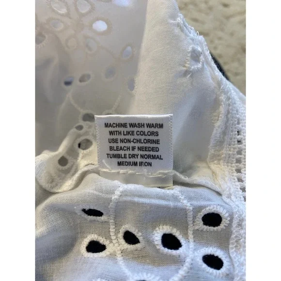 Jennifer & Grace White Eyelet Lace Flutter Sleeve Button Back Blouse Small - Picture 5 of 8